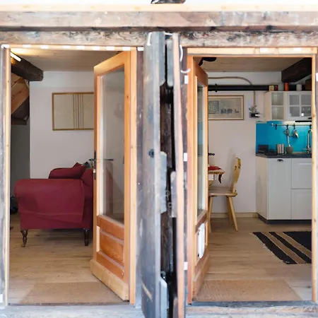 Tomidicarta Шале *